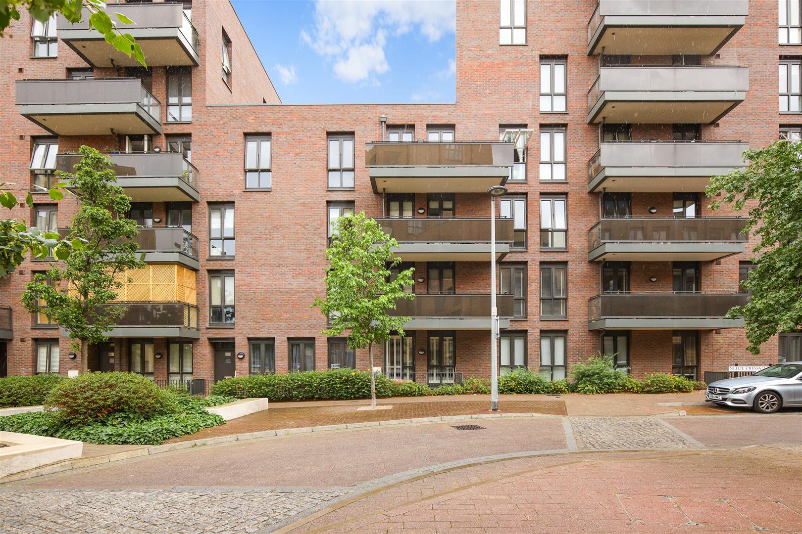 Maypole Court, Mile End